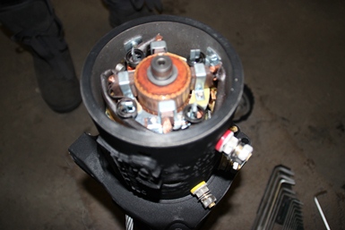 ЭЛЕКТРИЧЕСКАЯ ЛЕБЕДКА 9500LBS 12V (СТАЛЬНОЙ ТРОС) WWB9500